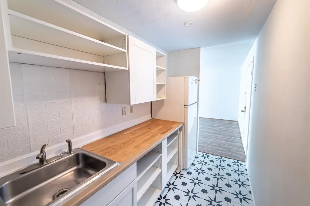 4 Pembroke Drive Derry NH 03038