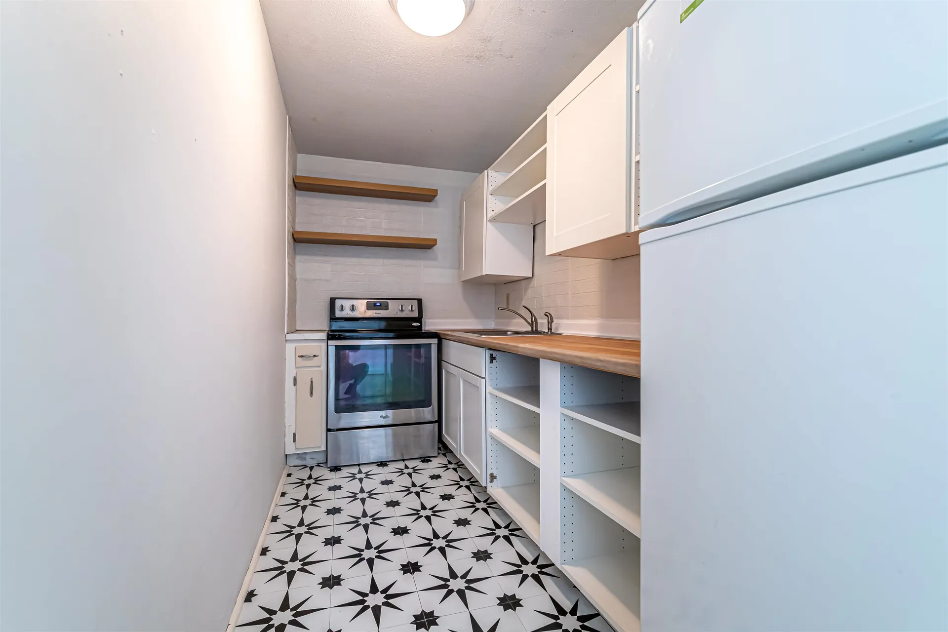 4 Pembroke Drive Derry NH 03038