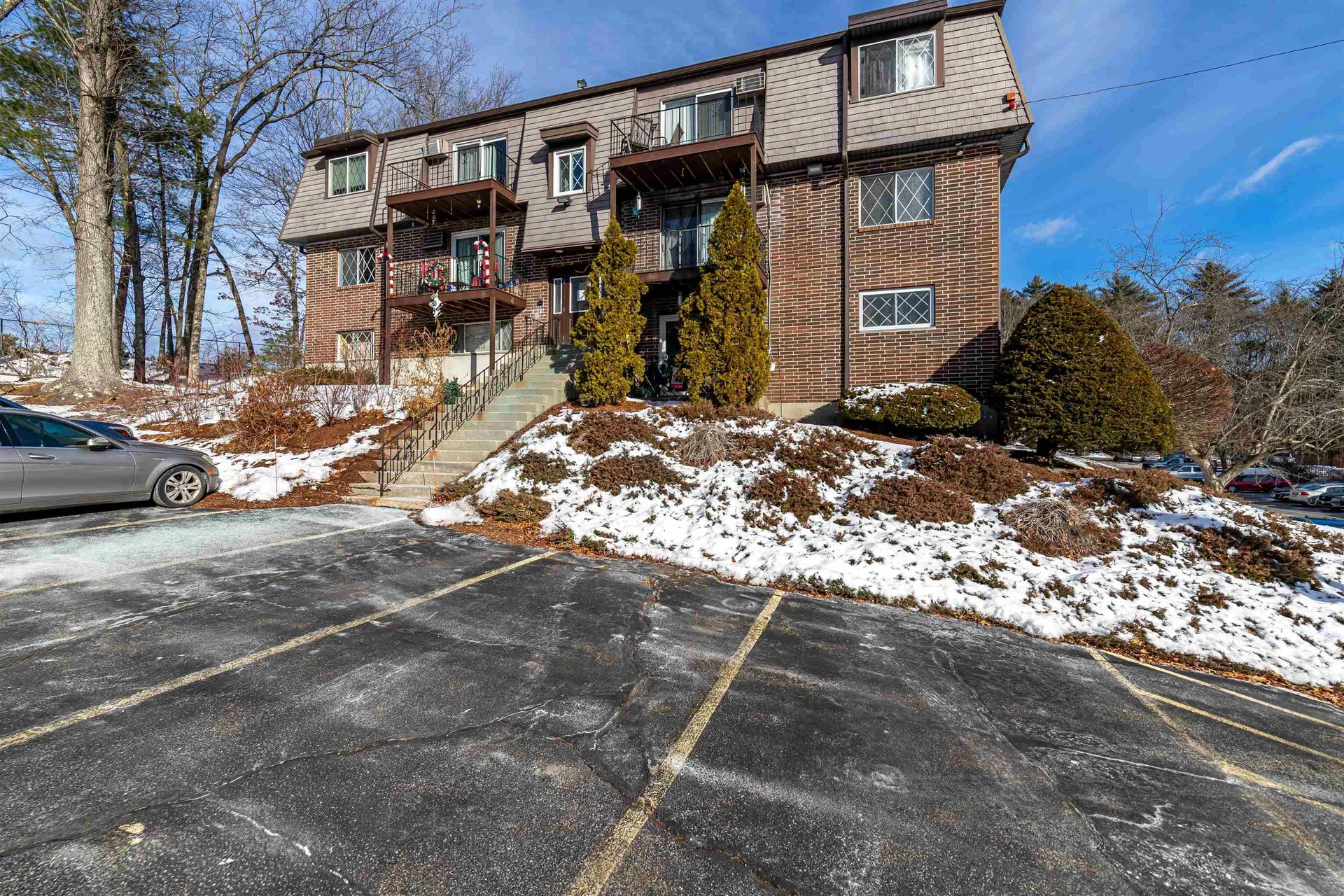 4 Pembroke Drive Derry NH 03038