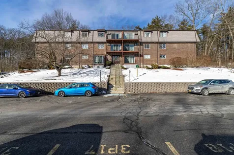 4 Pembroke Drive Derry NH 03038
