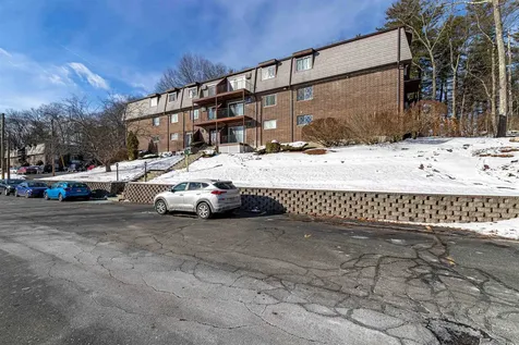4 Pembroke Drive Derry NH 03038