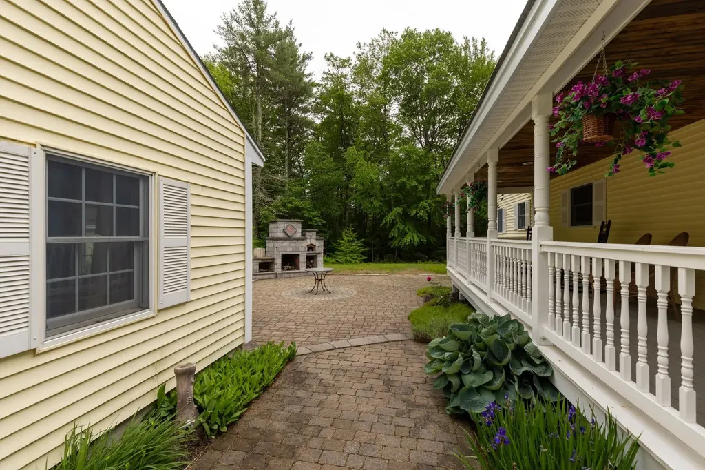 171 Old Bay Road New Durham NH 03855