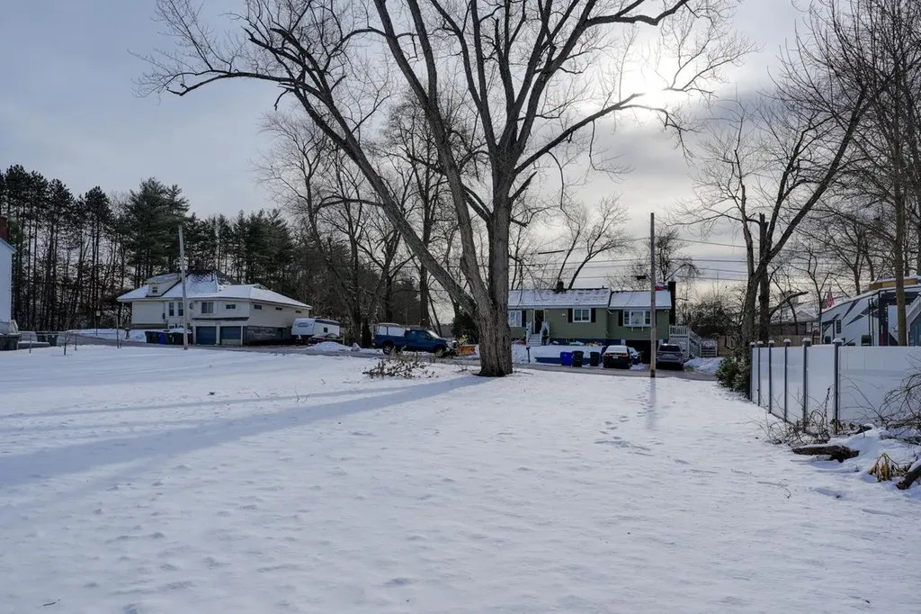 48 Greenleaf Street Manchester NH 03103