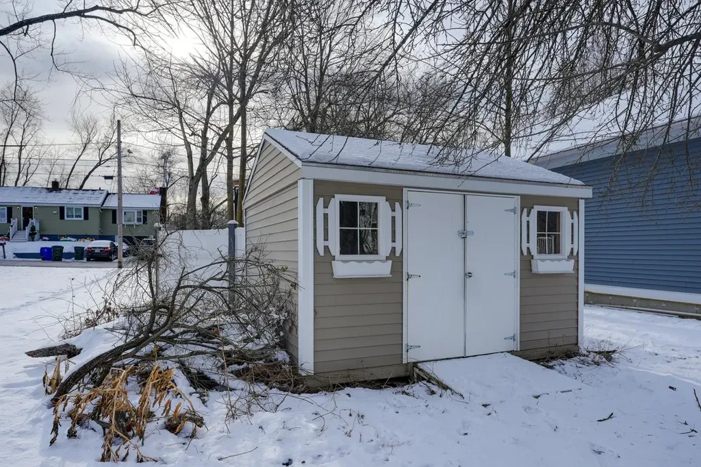 48 Greenleaf Street Manchester NH 03103