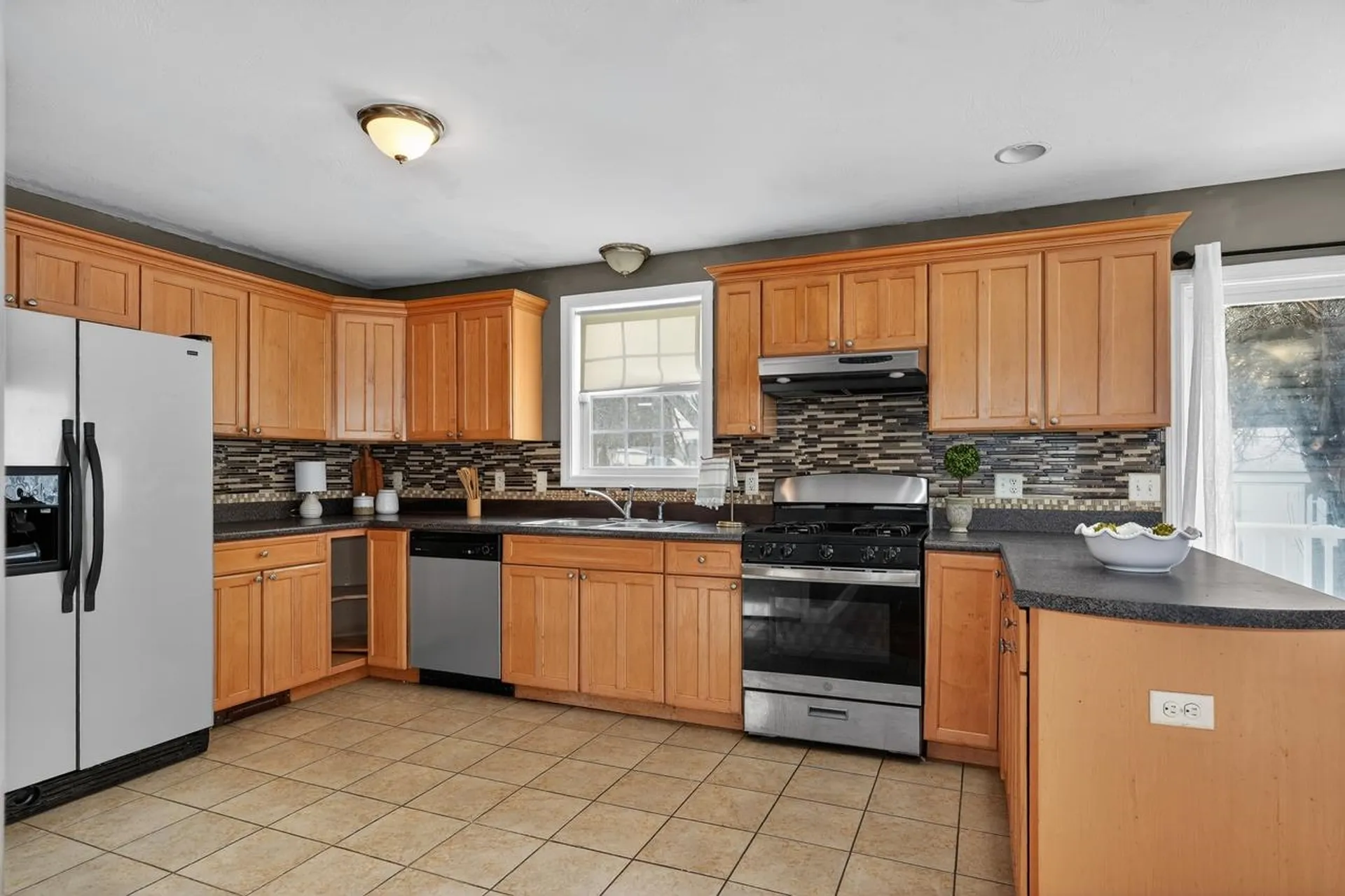 48 Greenleaf Street Manchester NH 03103