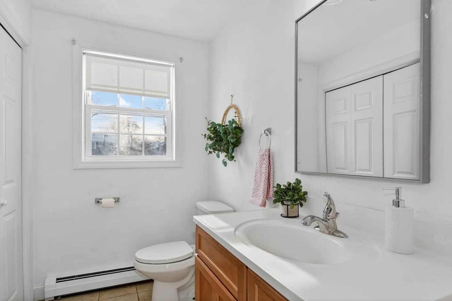 48 Greenleaf Street Manchester NH 03103