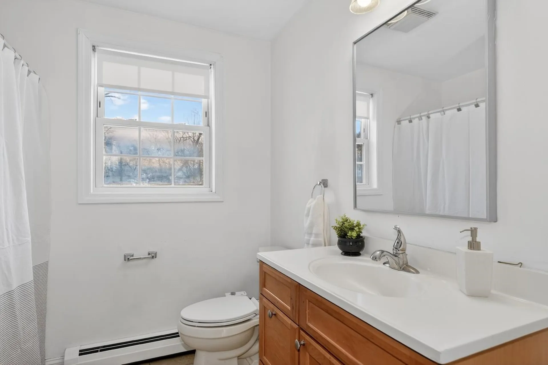 48 Greenleaf Street Manchester NH 03103