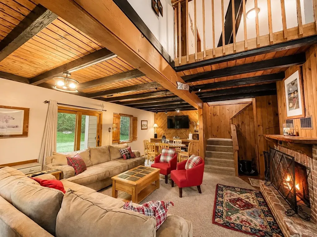 52A Suntec Loop Dover VT 05356