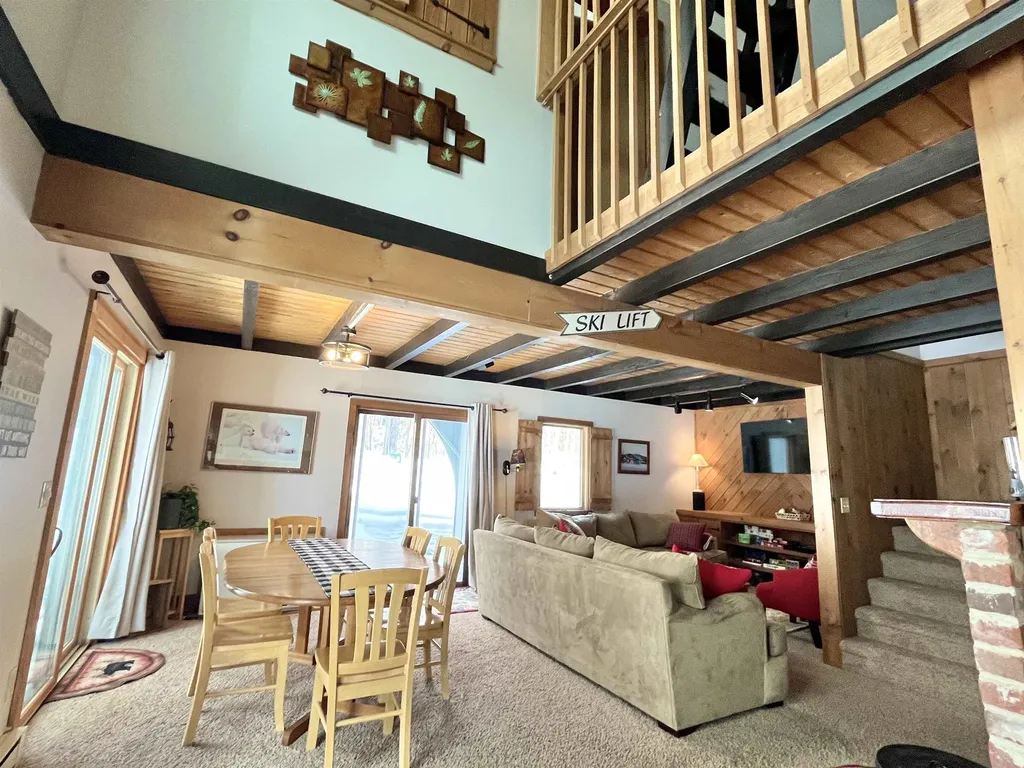 52A Suntec Loop Dover VT 05356