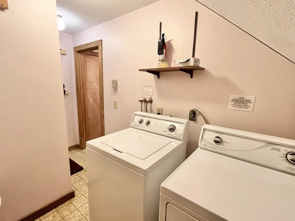 52A Suntec Loop Dover VT 05356