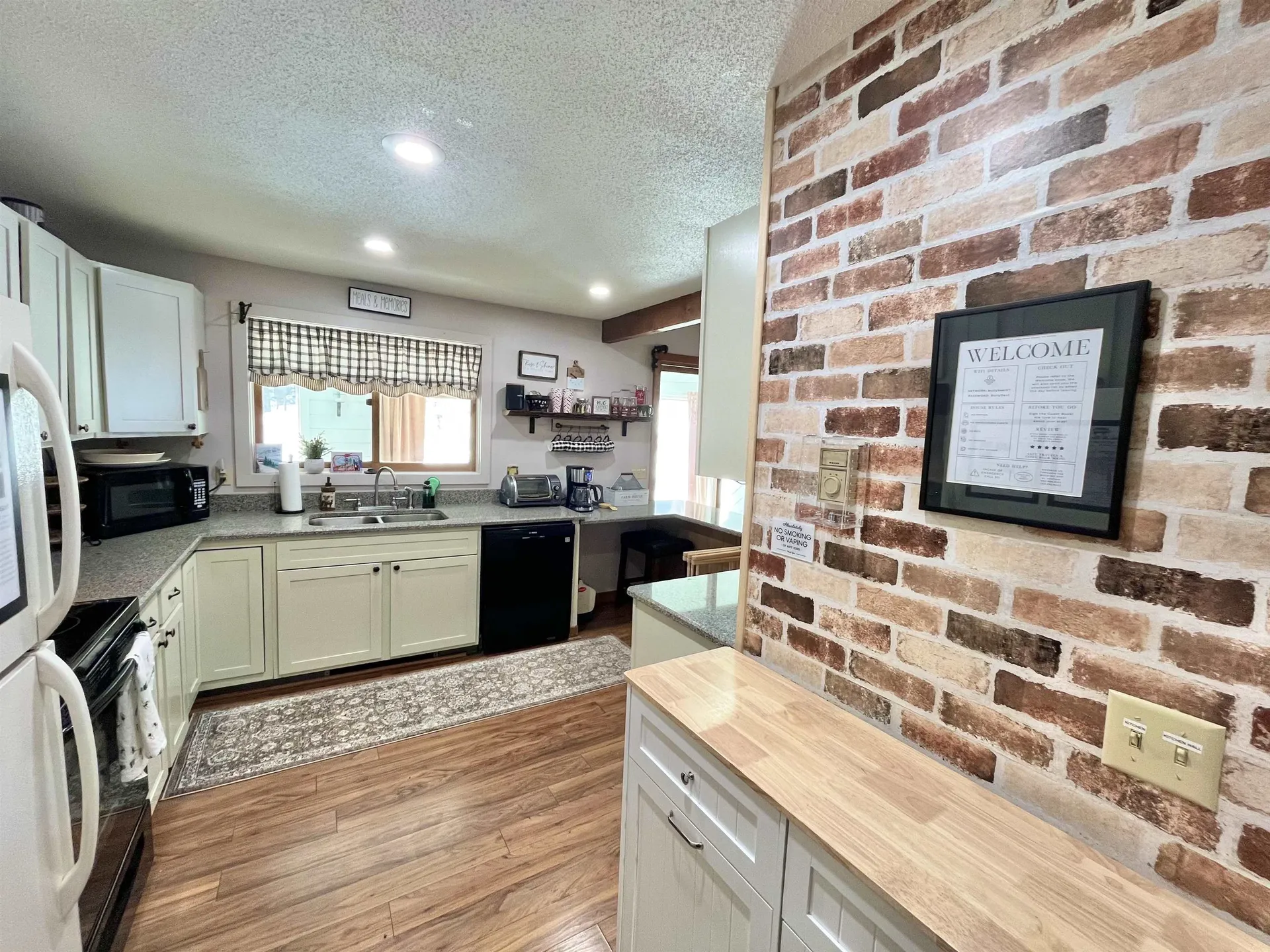 52A Suntec Loop Dover VT 05356