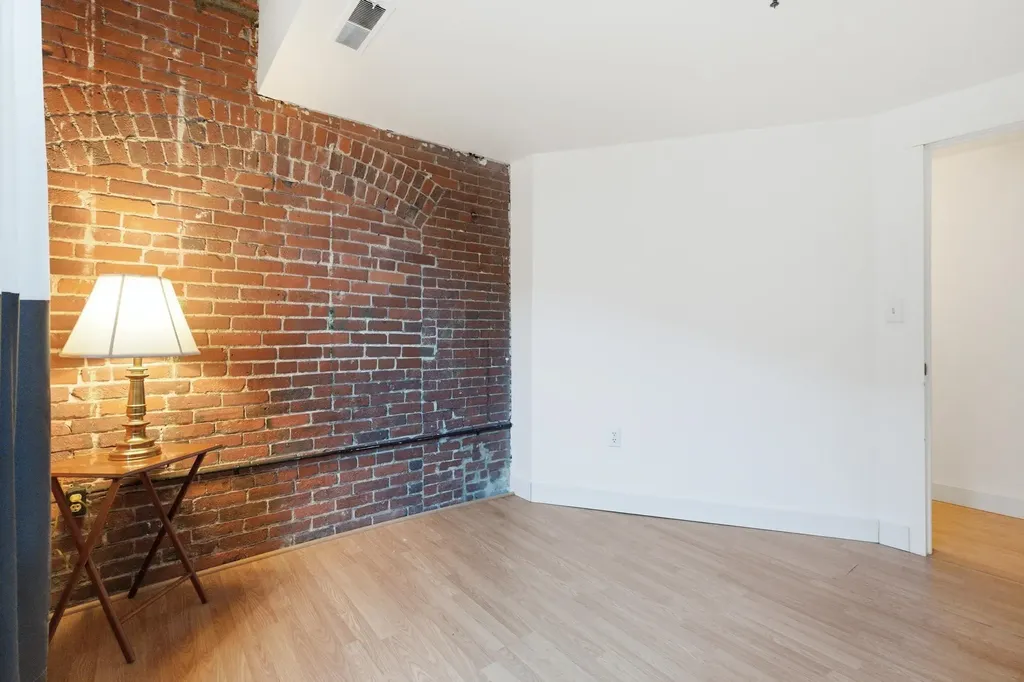 470 Silver Street Manchester NH 03103