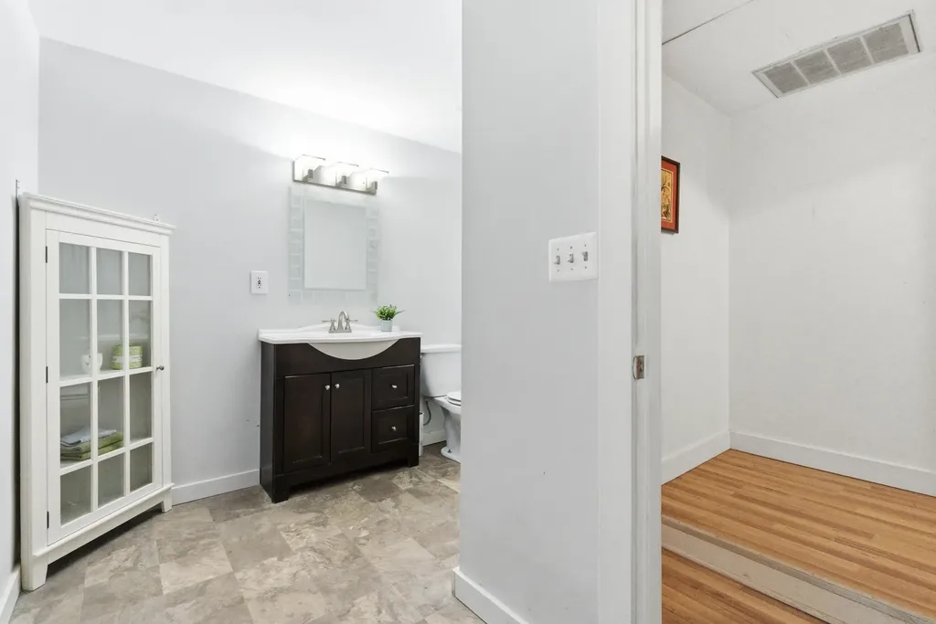 470 Silver Street Manchester NH 03103