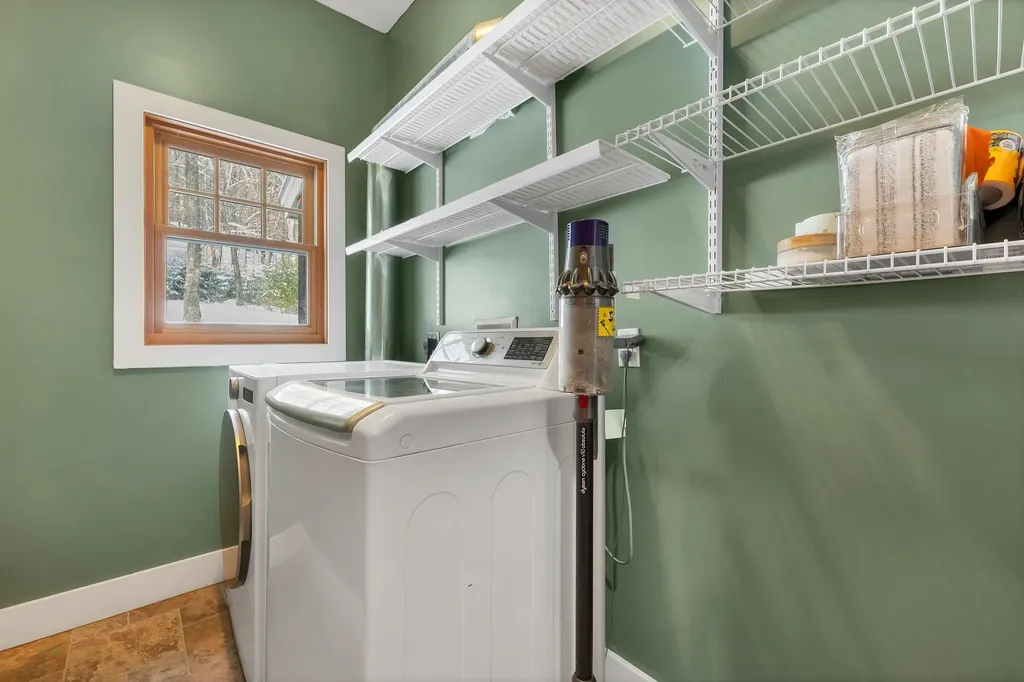 1675 Sawnee Bean Road Thetford VT 05075