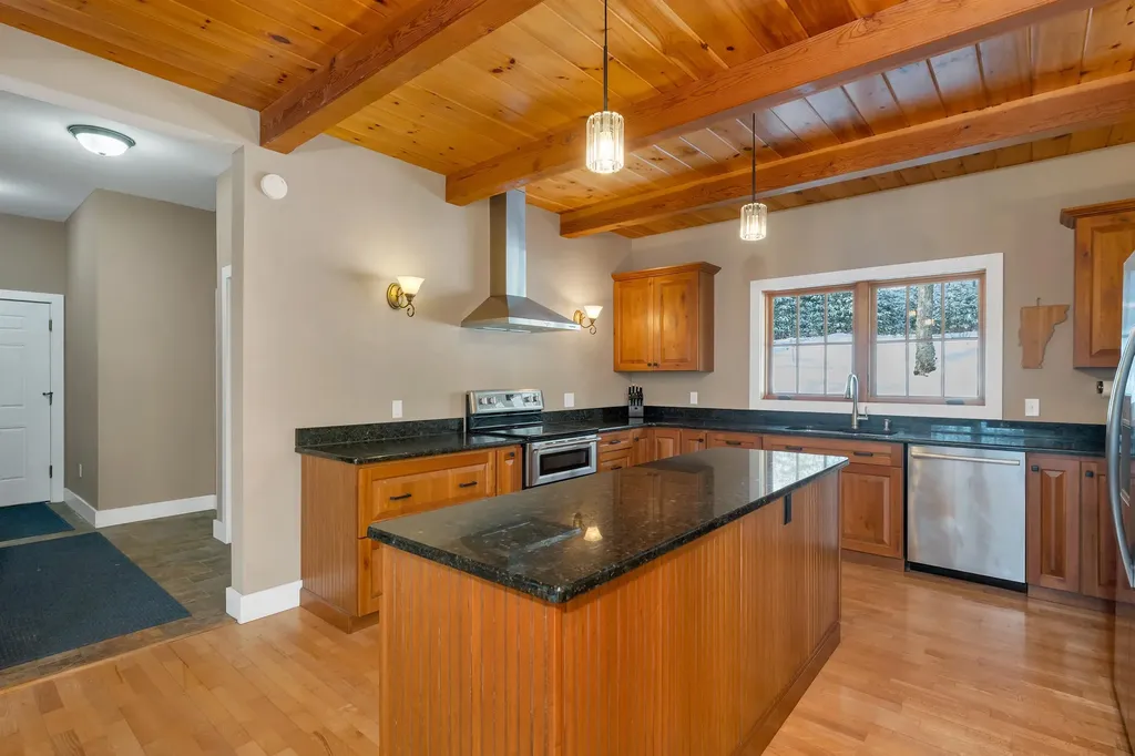 1675 Sawnee Bean Road Thetford VT 05075