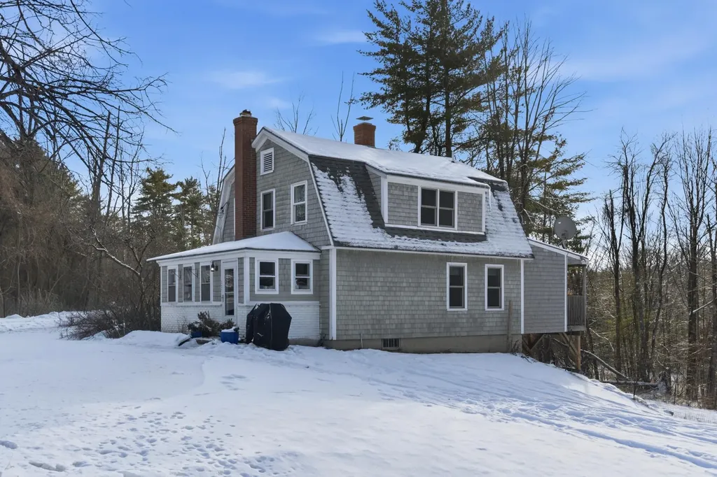 557 Wentworth Road Brookfield NH 03872
