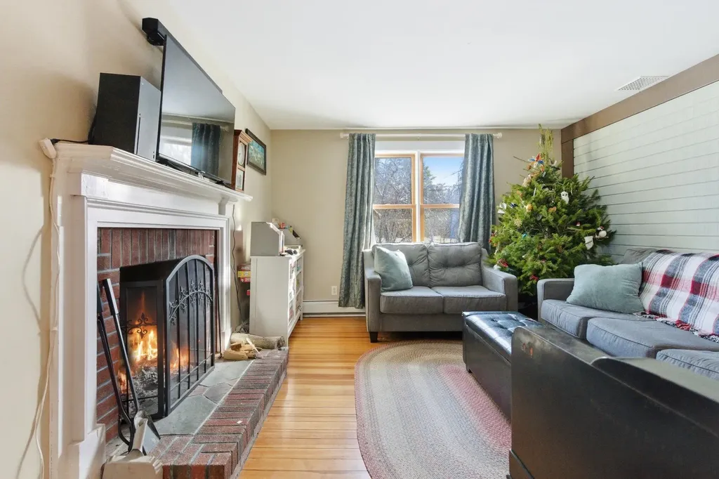 557 Wentworth Road Brookfield NH 03872