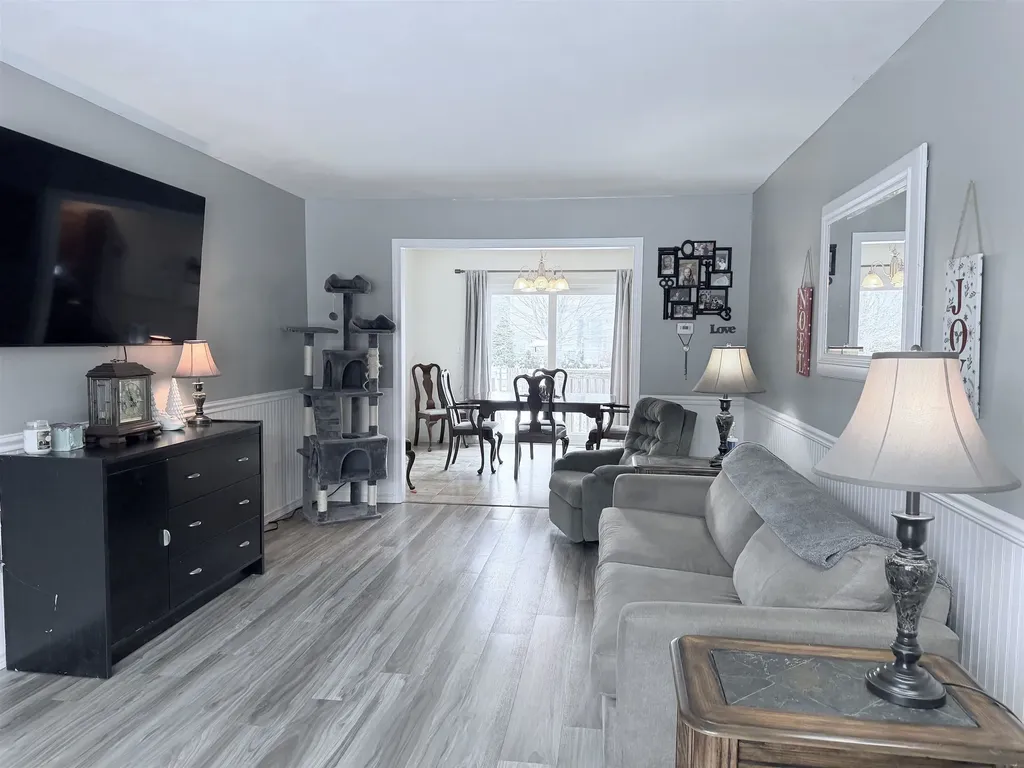 9 Amy Way Concord NH 03303