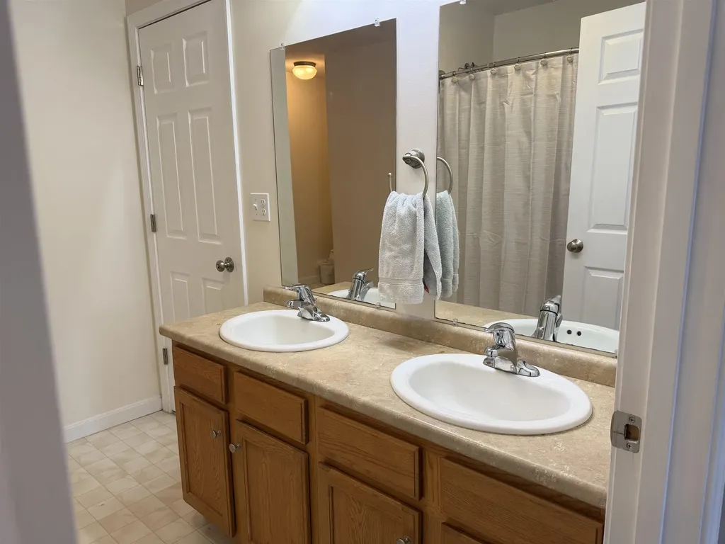 9 Amy Way Concord NH 03303