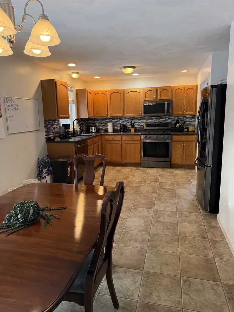 9 Amy Way Concord NH 03303