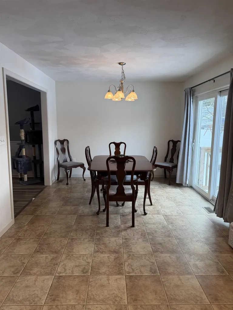 9 Amy Way Concord NH 03303