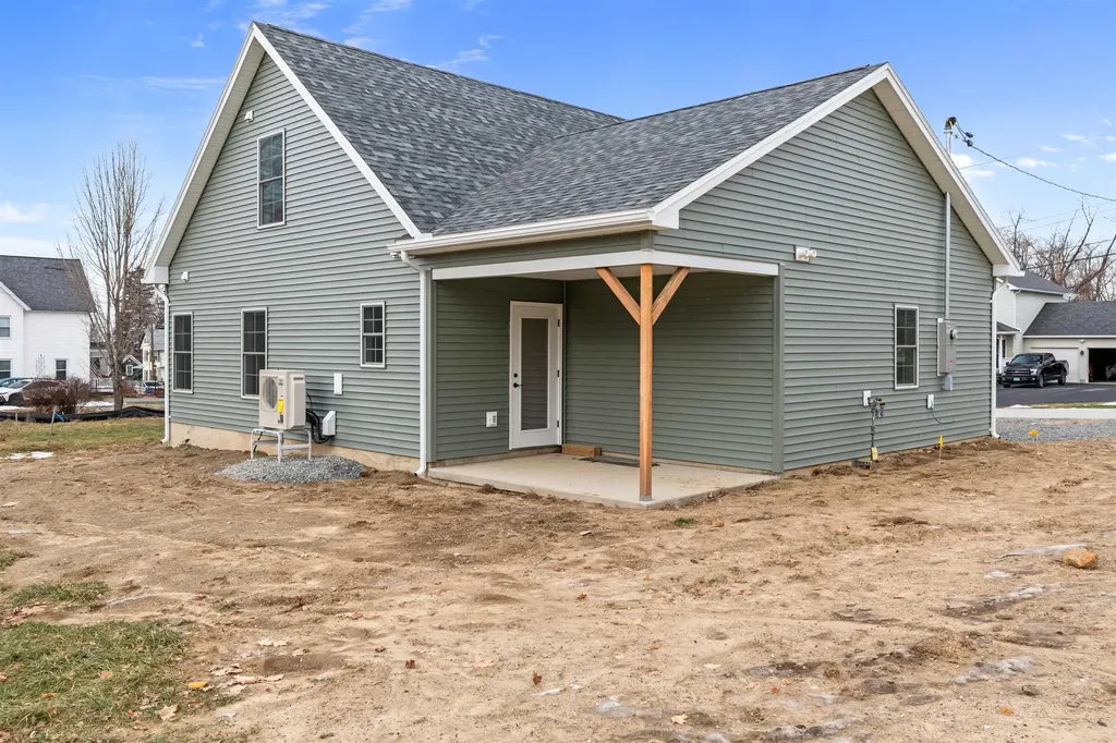 22 Upper Gilman Street St. Albans City VT 05478