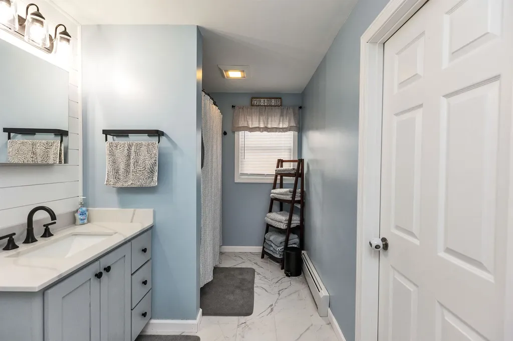 1 Nancy Lane Raymond NH 03077