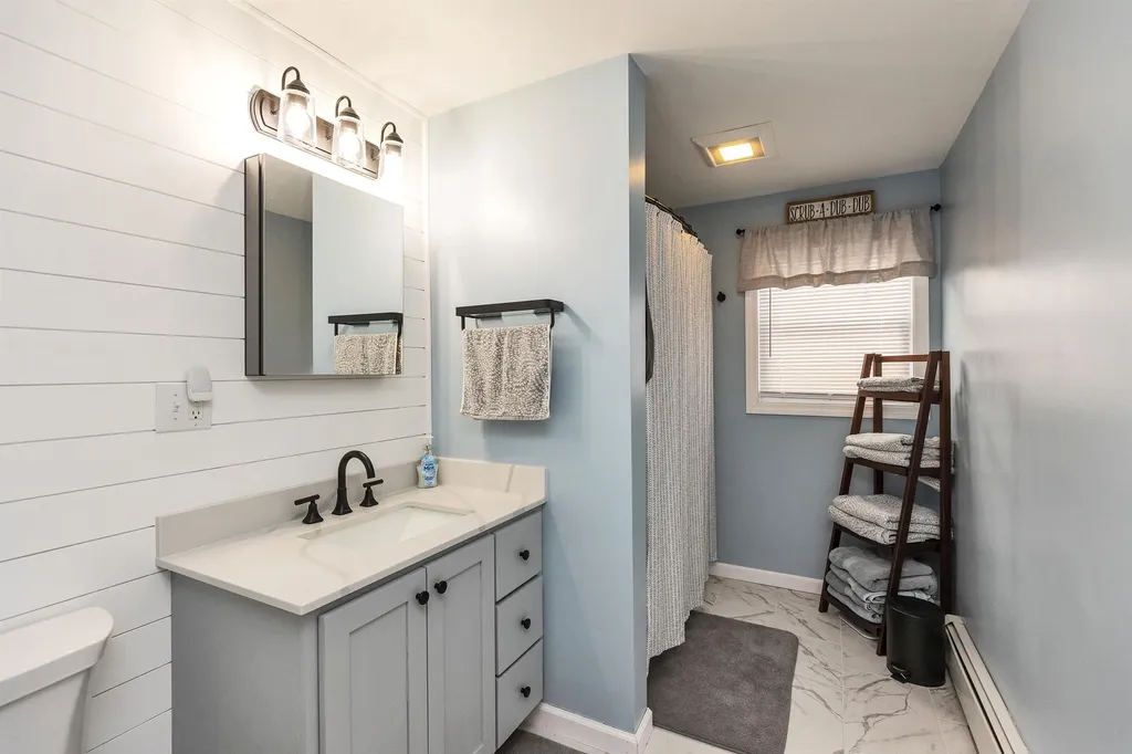 1 Nancy Lane Raymond NH 03077