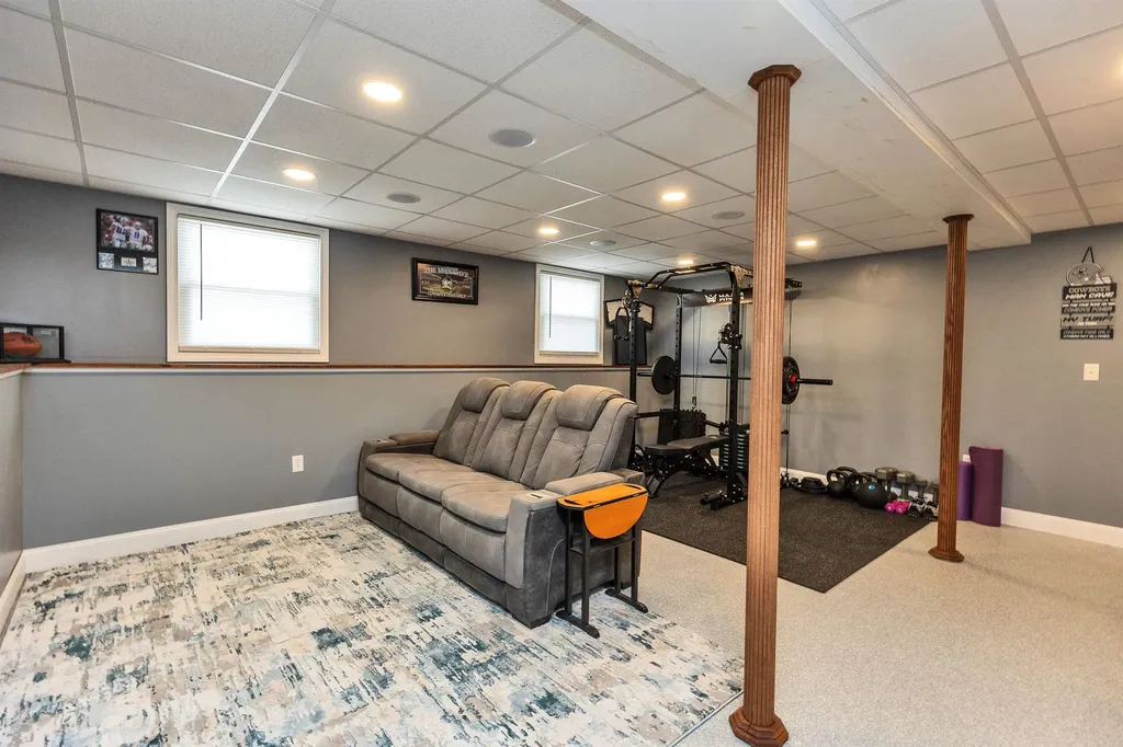 1 Nancy Lane Raymond NH 03077