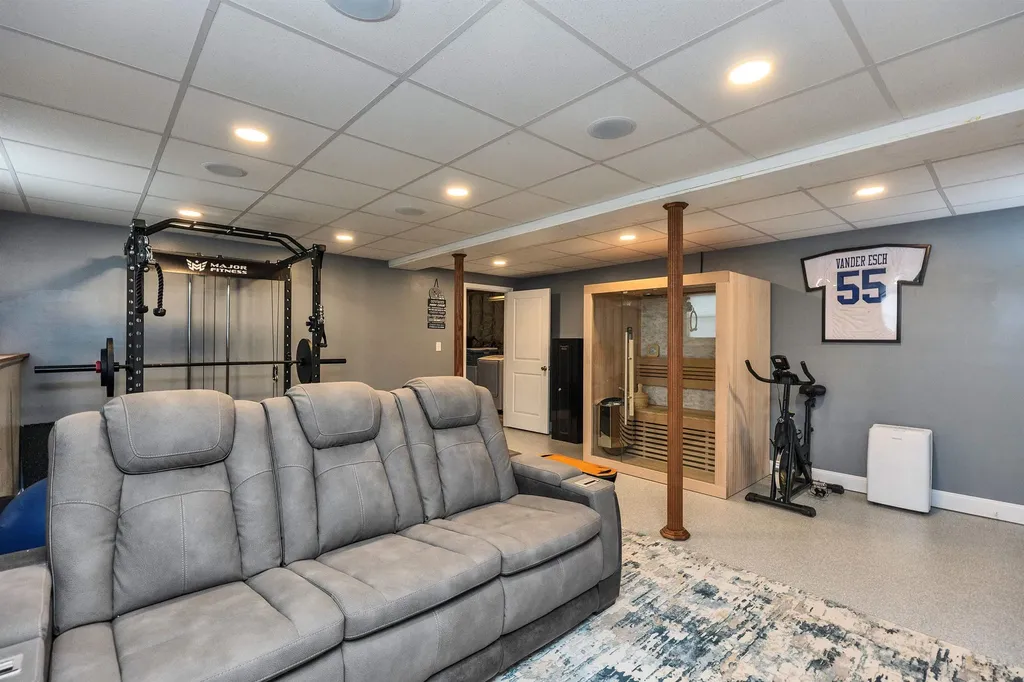 1 Nancy Lane Raymond NH 03077