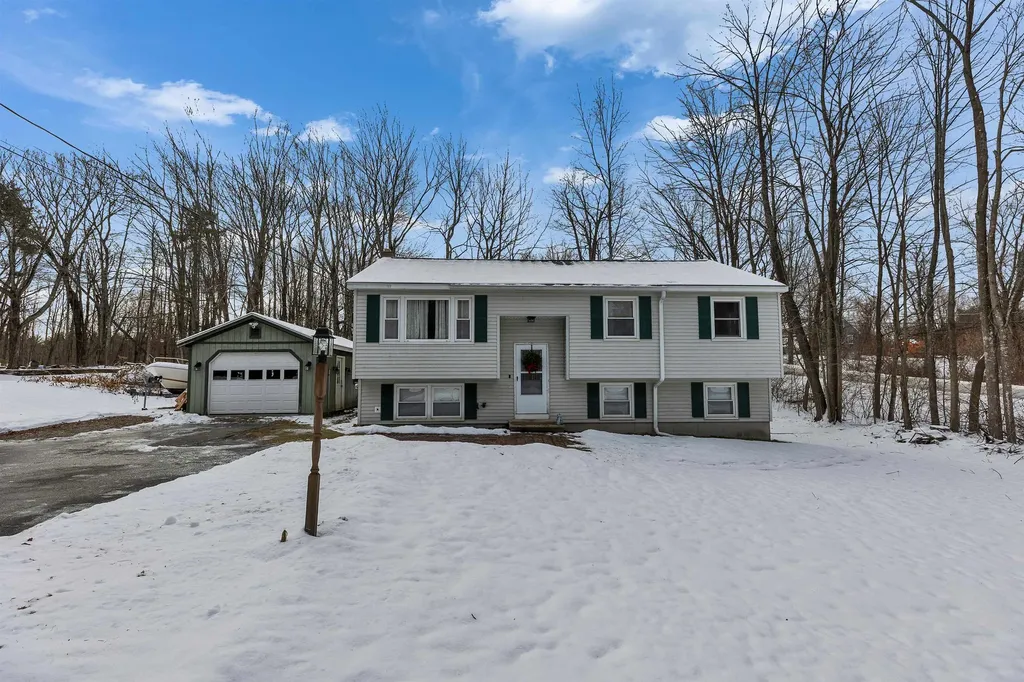 1 Nancy Lane Raymond NH 03077