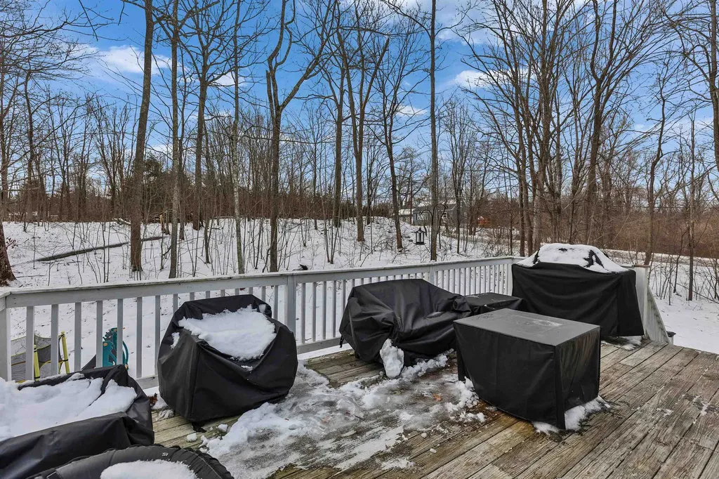 1 Nancy Lane Raymond NH 03077