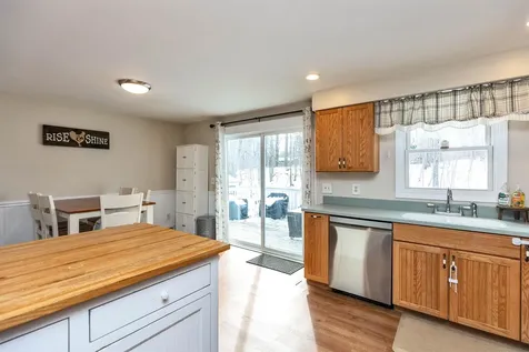 1 Nancy Lane Raymond NH 03077