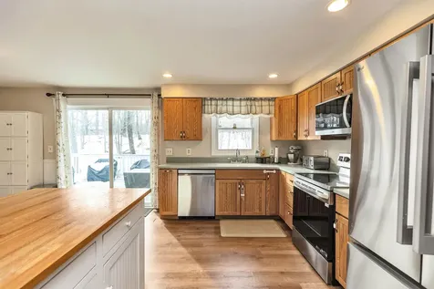 1 Nancy Lane Raymond NH 03077