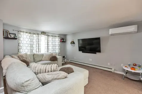 1 Nancy Lane Raymond NH 03077