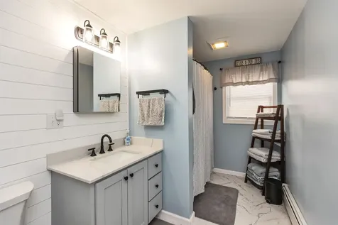 1 Nancy Lane Raymond NH 03077