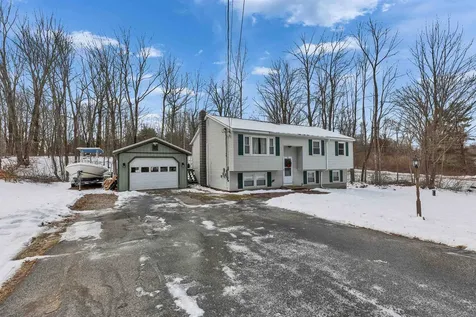 1 Nancy Lane Raymond NH 03077