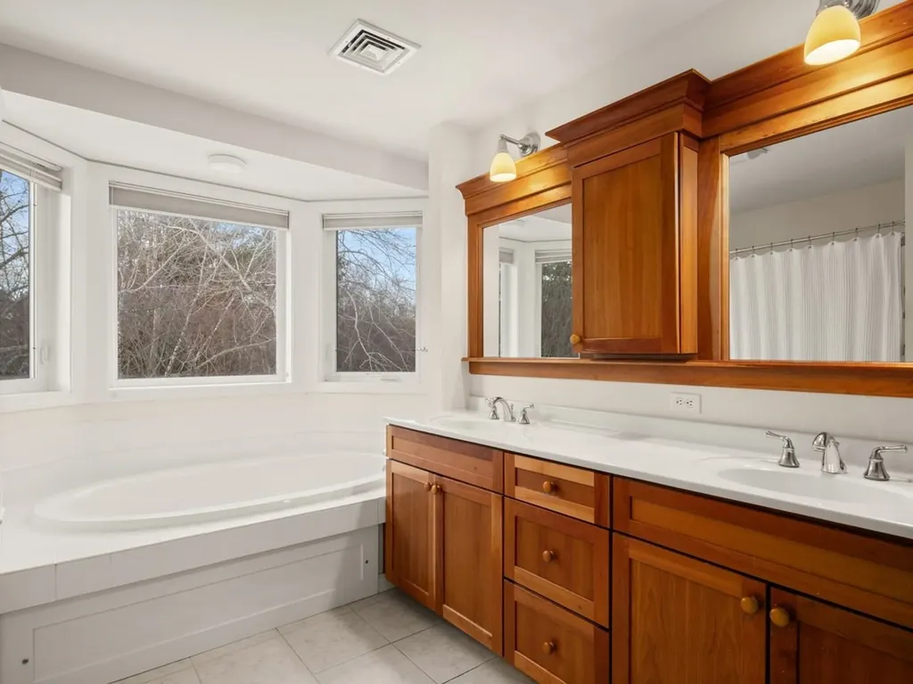 35 Hummingbird Lane South Burlington VT 05403