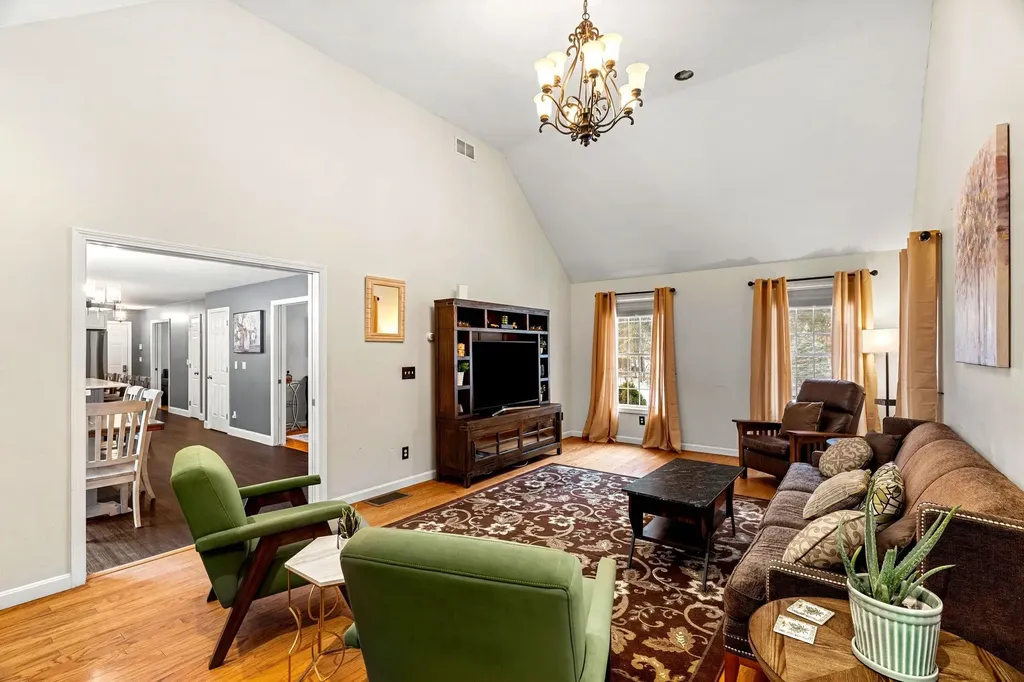 23 Camp Lee Road Epping NH 03042