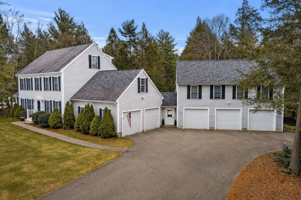 23 Camp Lee Road Epping NH 03042