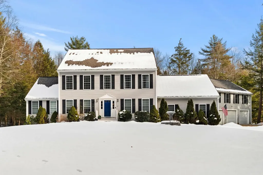 23 Camp Lee Road Epping NH 03042
