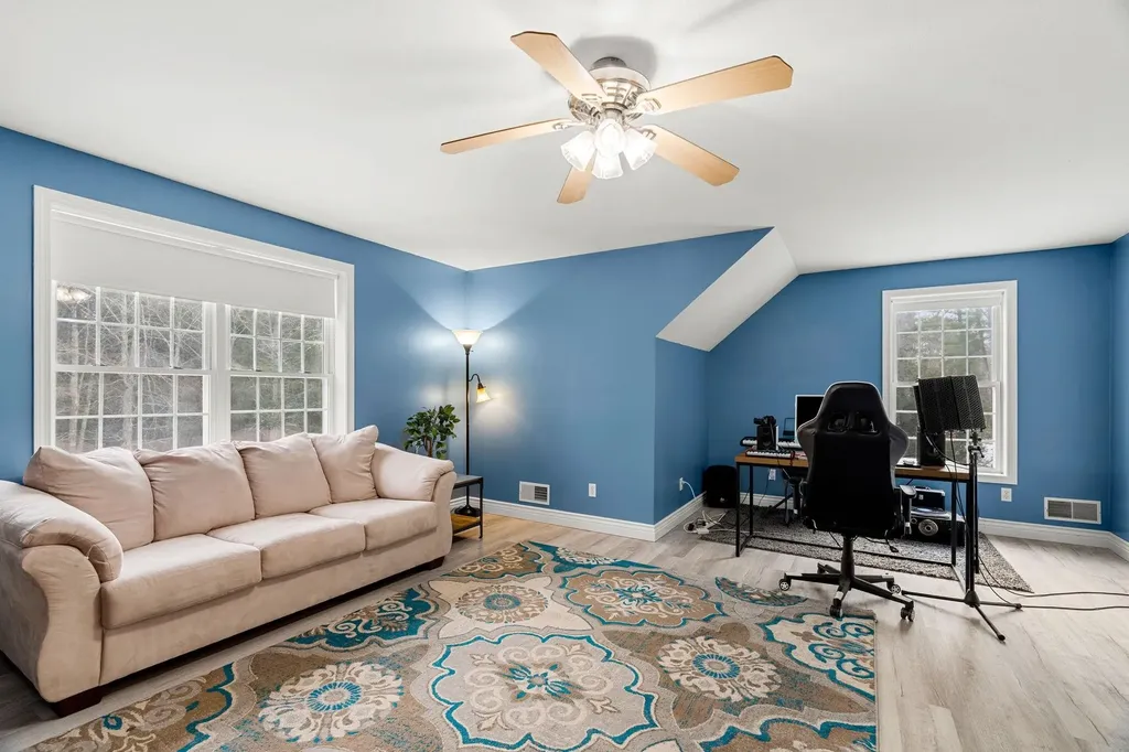 23 Camp Lee Road Epping NH 03042