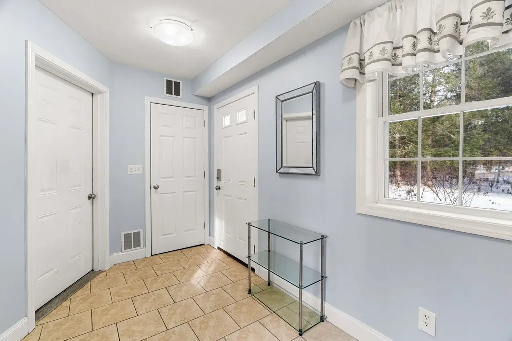 23 Camp Lee Road Epping NH 03042