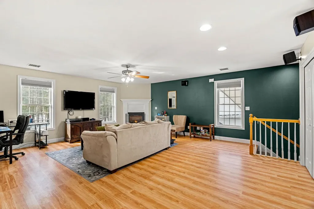 23 Camp Lee Road Epping NH 03042