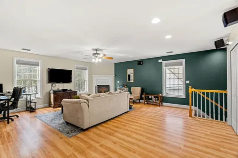 23 Camp Lee Road Epping NH 03042