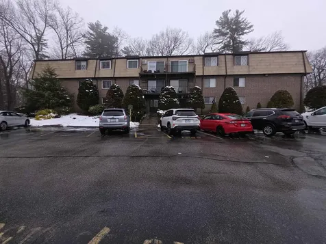 15 Silvestri Circle Derry NH 03038