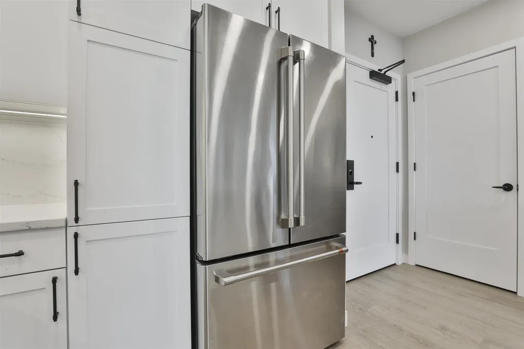 18 Artisan Drive Salem NH 03079