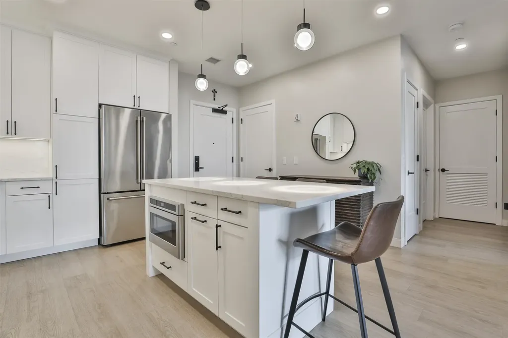 18 Artisan Drive Salem NH 03079