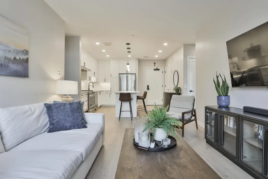 18 Artisan Drive Salem NH 03079