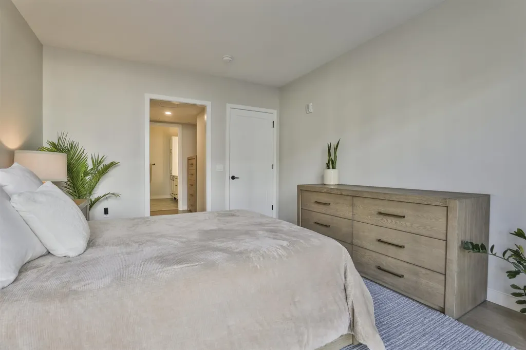 18 Artisan Drive Salem NH 03079